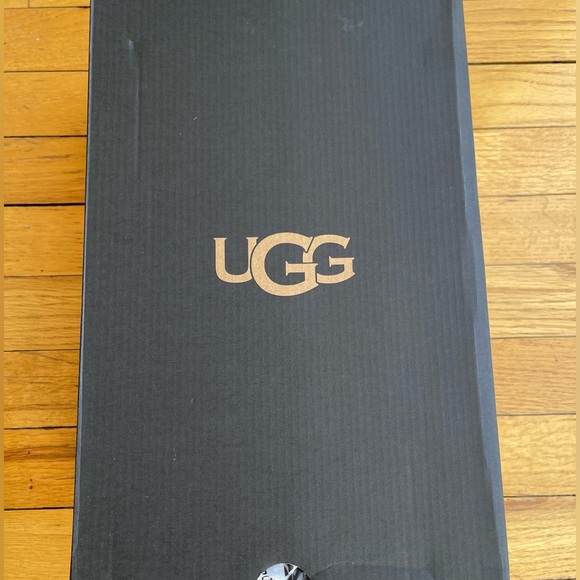 UGG Tasman Slippers - Picture 5 of 7